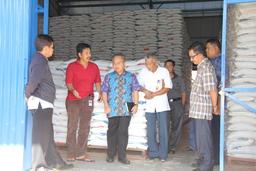 BULOG KOTIM DAN BPS PROVINSI KALTENG TINJAU HARGA BERAS